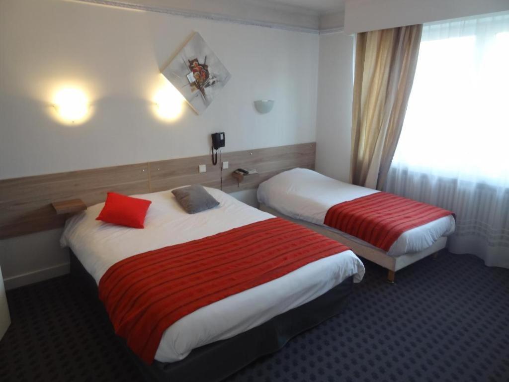Hotel Les Ambassadeurs Saint-Chamond Exterior foto